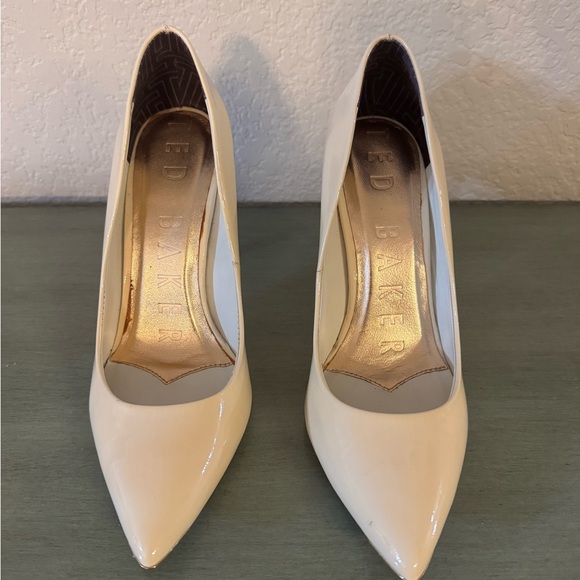 Ted Baker Classic Heel Pumps Sz. 37.5 - Picture 2 of 8